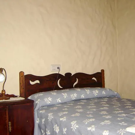 Spacious In Odollo, Mountain View, 150 Sqm, Fireplace 펜션