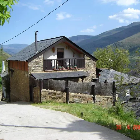 Holiday home Spacious In Odollo, Mountain View, 150 Sqm, Fireplace Odollo